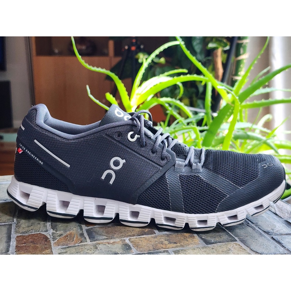 On Running Cloud Navy White Mesh Sneakers Mens 7.5 Swiss Engineering
